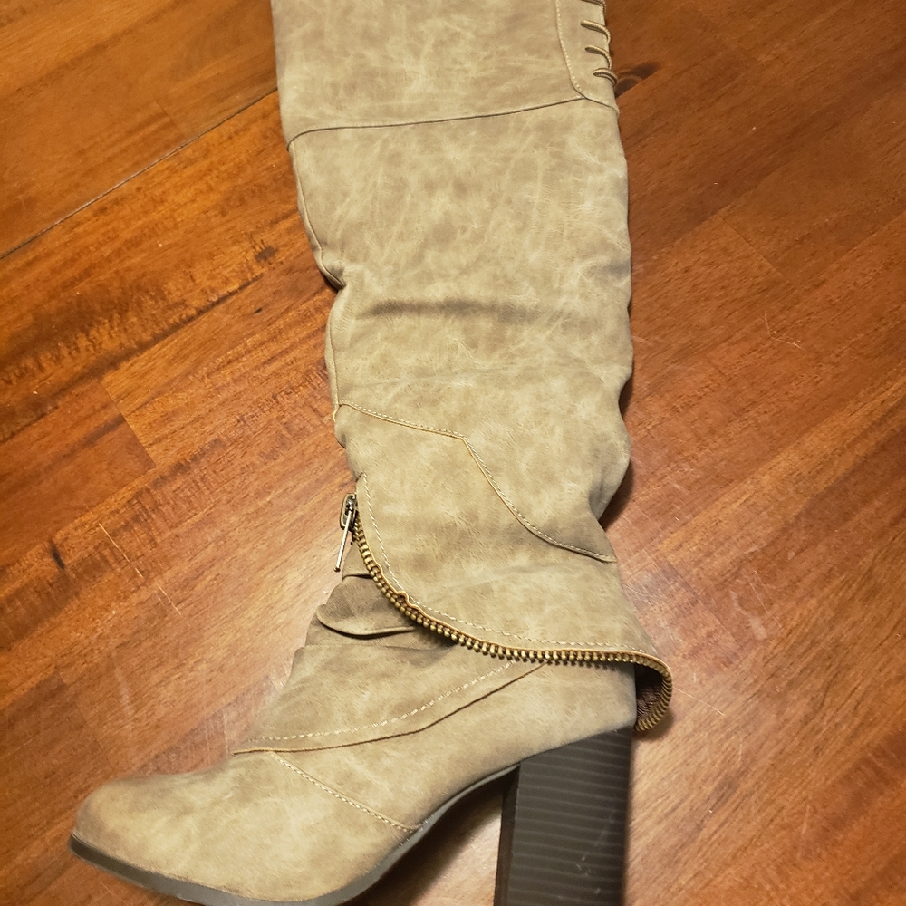 Over the knee, lace up back, new boot